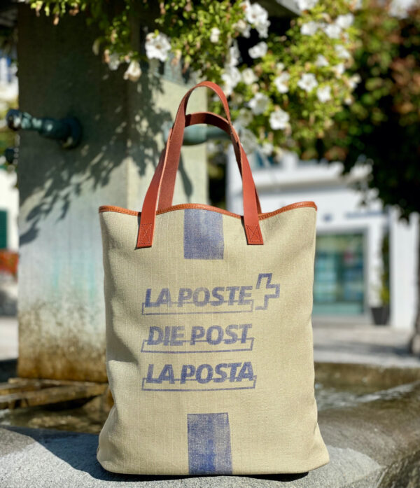 Postbag shopper